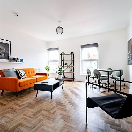 Isaacs View - First Floor Apartment คลีทอร์ปส์ ภายนอก รูปภาพ