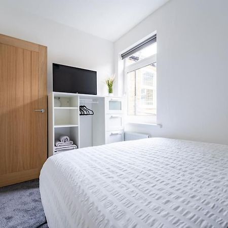 Isaacs View - First Floor Apartment คลีทอร์ปส์ ภายนอก รูปภาพ