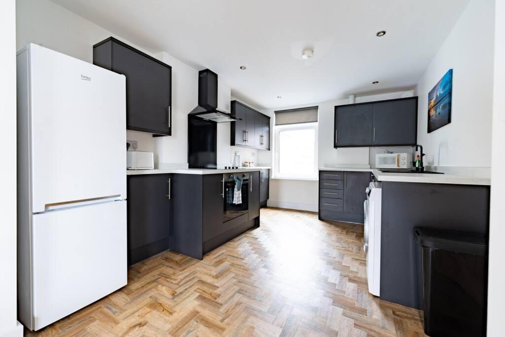 Isaacs View - First Floor Apartment คลีทอร์ปส์ ภายนอก รูปภาพ